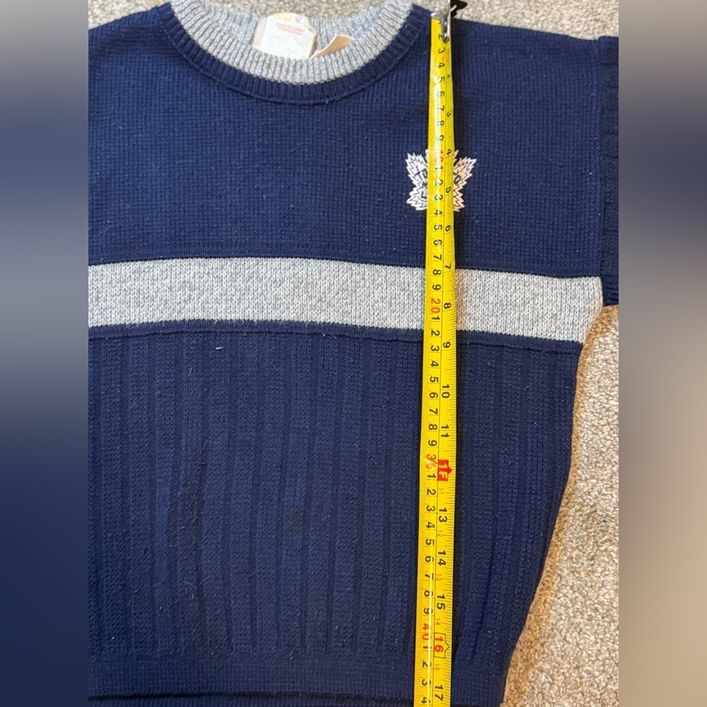 Vintage Toronto Maple Leafs Knit Sweater – Size Small/24 – Made in Canada - Picture 7 of 8